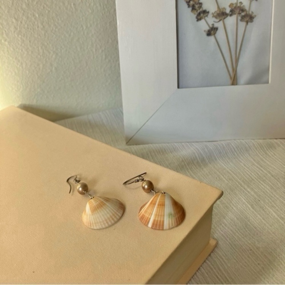 Clam Seashell Dangle Earrings Vintage“Perpetua” Gold Brass Beachy Mermaidcore Je - Picture 3 of 11